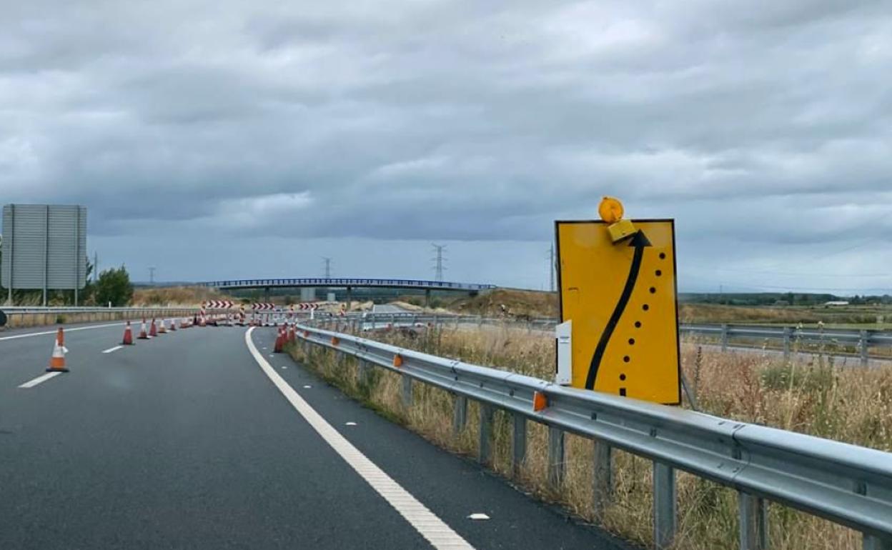 Incorporación obligatoria a la otra calzada en la A-60