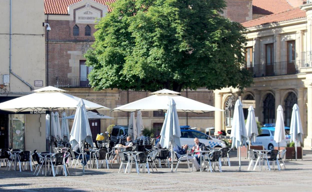Terraza en la plaza de San Marcelo. 