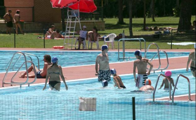 Las piscinas municipales de León reabrirán el lunes.