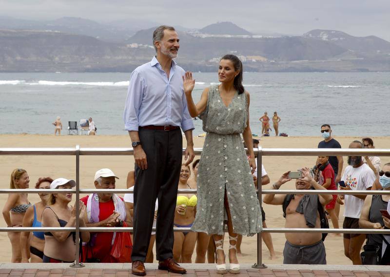 Don Felipe y doña Letizia inician su periplo en Canarias como primer destino de su gira por toda España tras el confinamiento.