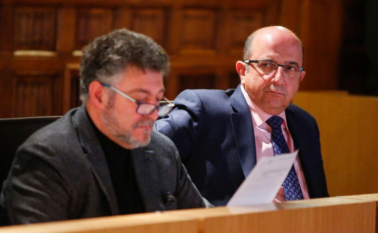 El portavoz del PP en la Diputación de León, Francisco Castañón, durante la celebración de un pleno ordinario.