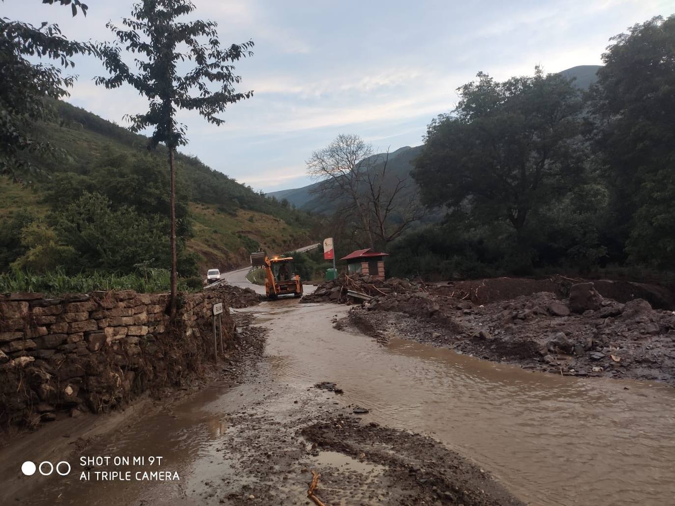 Fotos: Las tormentas causan estragos en las carreteras del oeste de León