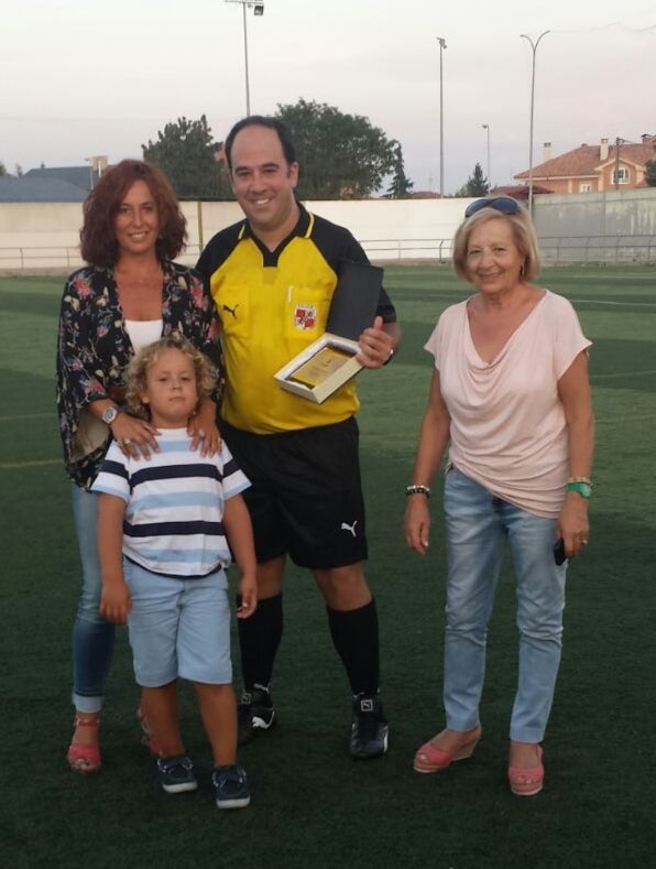 El Ayuntamiento de San Andrés del Rabanedo aprueba por unanimidad una moción para el cambio de nombre de los campos de La Barrera por 'Presen Alonso' | Impulsora del fútbol femenino 'Presen', enormemente vitalista, ha marcado una época en el deporte provincial.