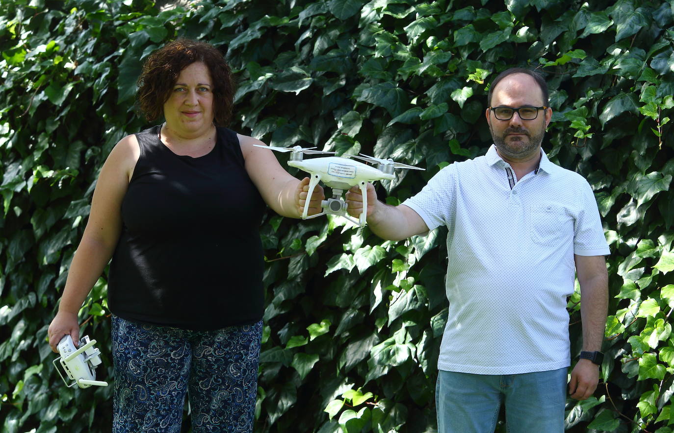 Fotos: Verónica Álvarez y Javier San Miguel, fundadores de la empresa berciana Bergidron