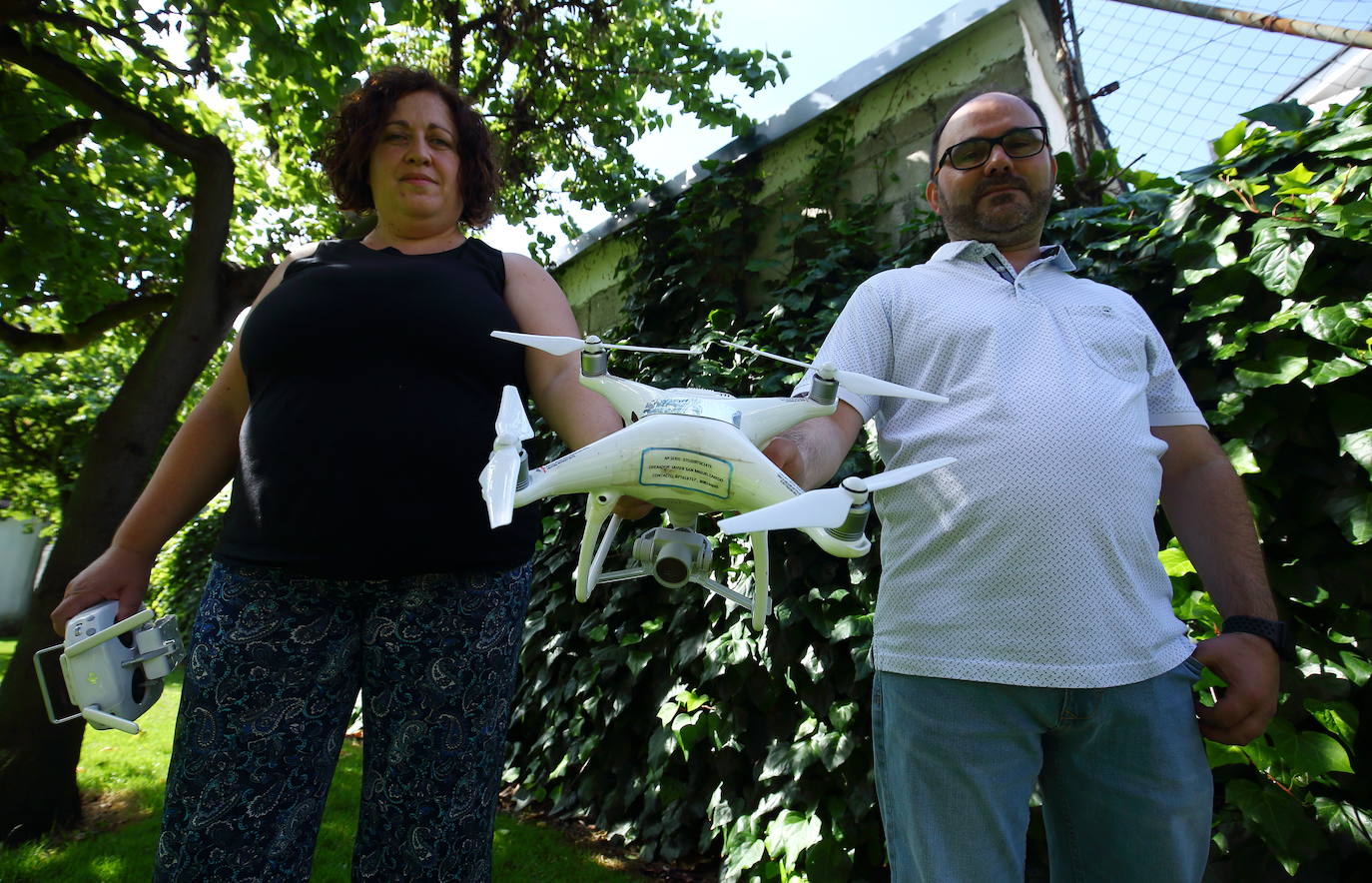 Fotos: Verónica Álvarez y Javier San Miguel, fundadores de la empresa berciana Bergidron