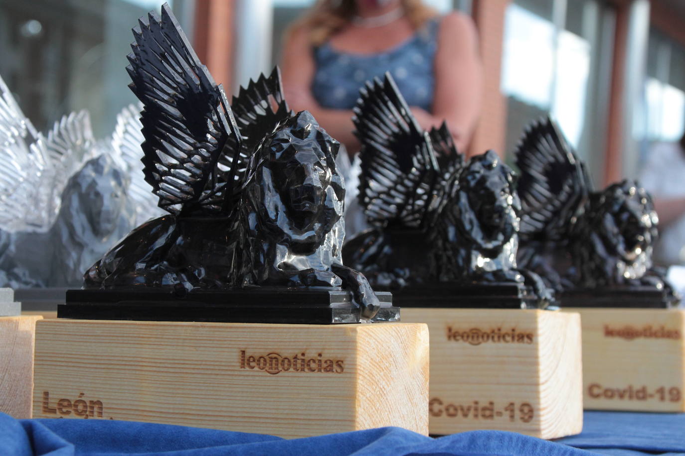 Leonoticias entrega 25 'Leones Alados' a quienes «han participado en una lucha sin descanso» contra el COVID-19 | El diario digital celebra el evento 'León con fuerza frente al COVID-19' para reconocer la labor de diferentes entidades durante la pandemia del coronavirus. 