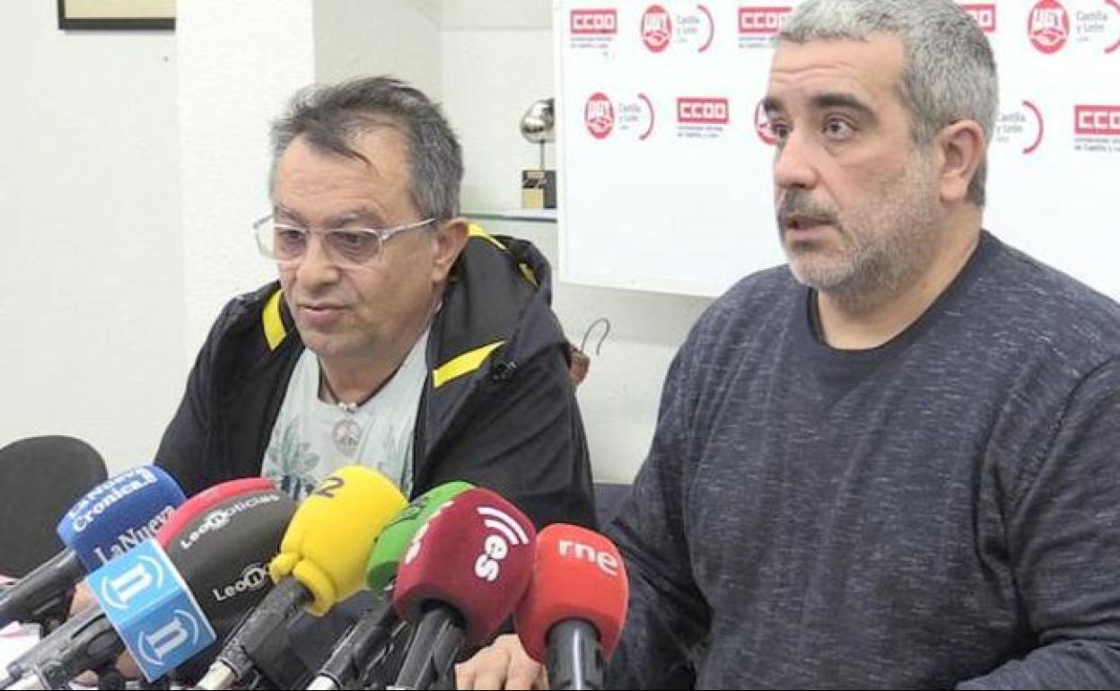 Xosepe Vega y Enrique Reguero, durante una rueda de prensa.