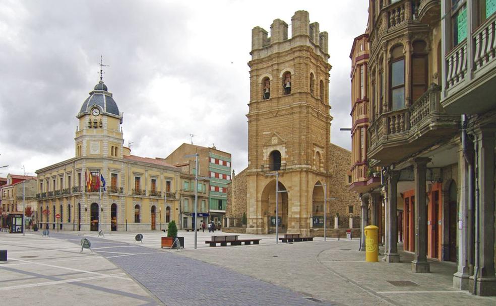 Plaza del Ayuntamiento de La Bañeza.