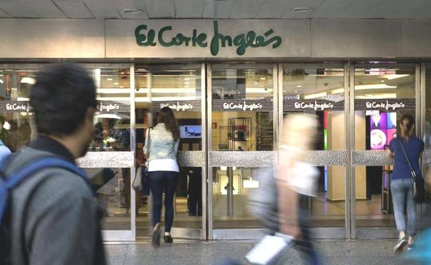 Entrada de El Corte Inglés. 