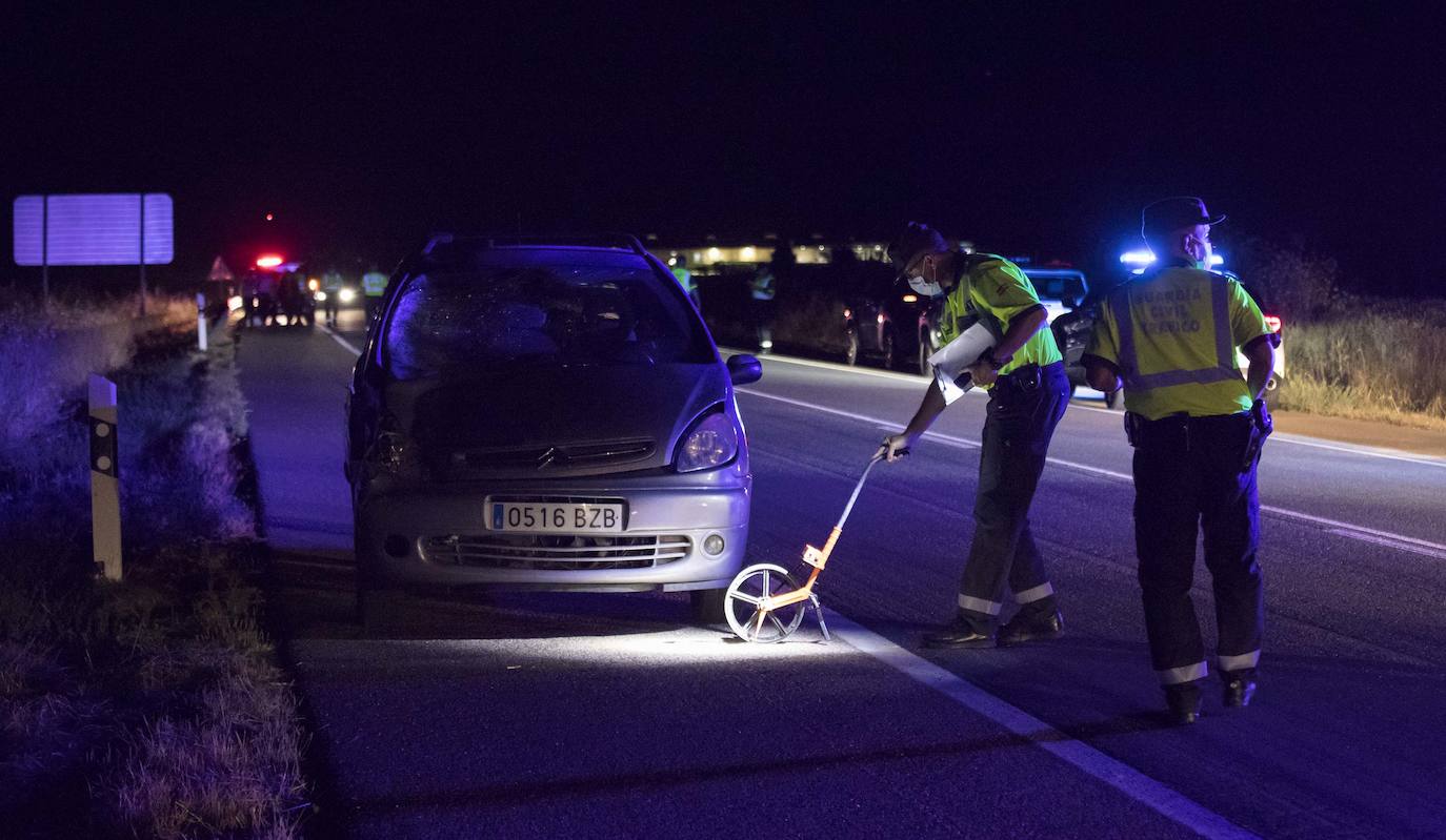 Tres mujeres fallecen en un atropello en la N-620 en el término municipal de Pedrosillo el Ralo. En las imágenes, el lugar del accidente.