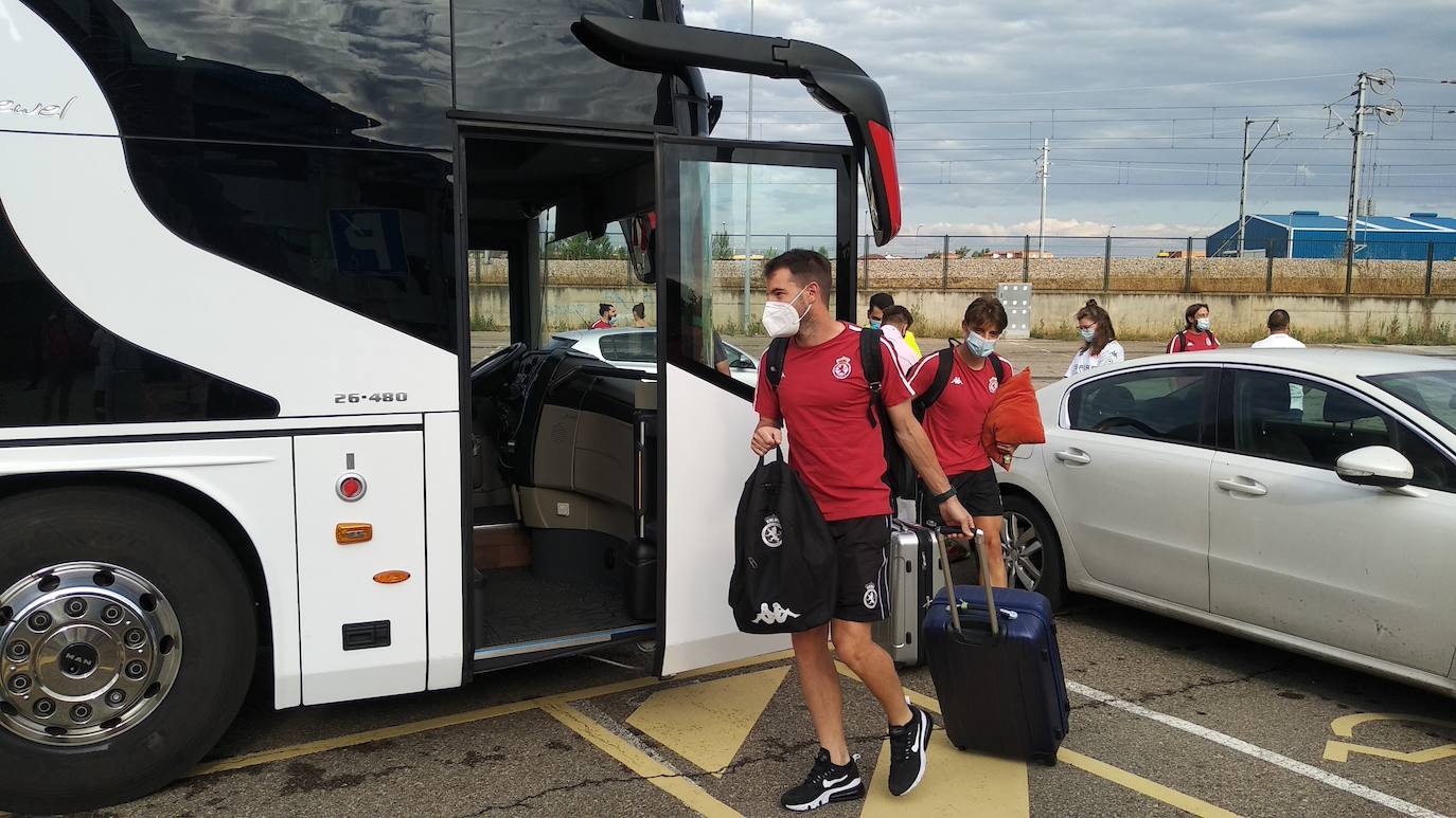 El equipo de José Manuel Aira recibe el cariño y el calor de la hinchada antes de viajar a tierras andaluzas.