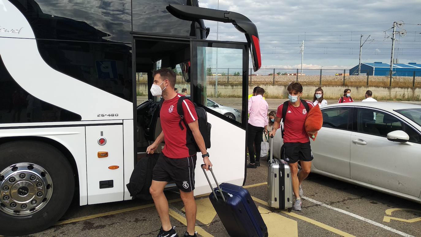 El equipo de José Manuel Aira recibe el cariño y el calor de la hinchada antes de viajar a tierras andaluzas.