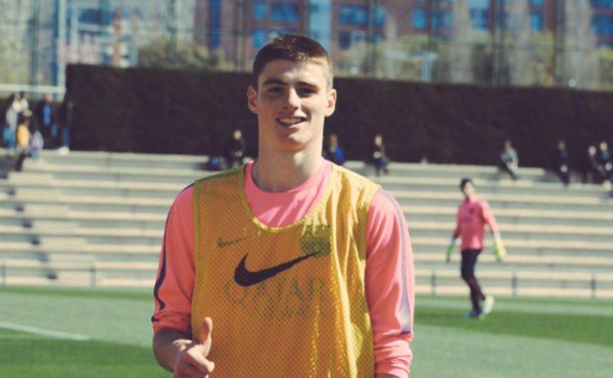 Eric Montes en un entrenamiento con el Barcelona.