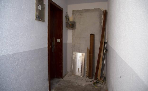 Doble cerradura, puerta blindada y alarma para evitar que entren en casa