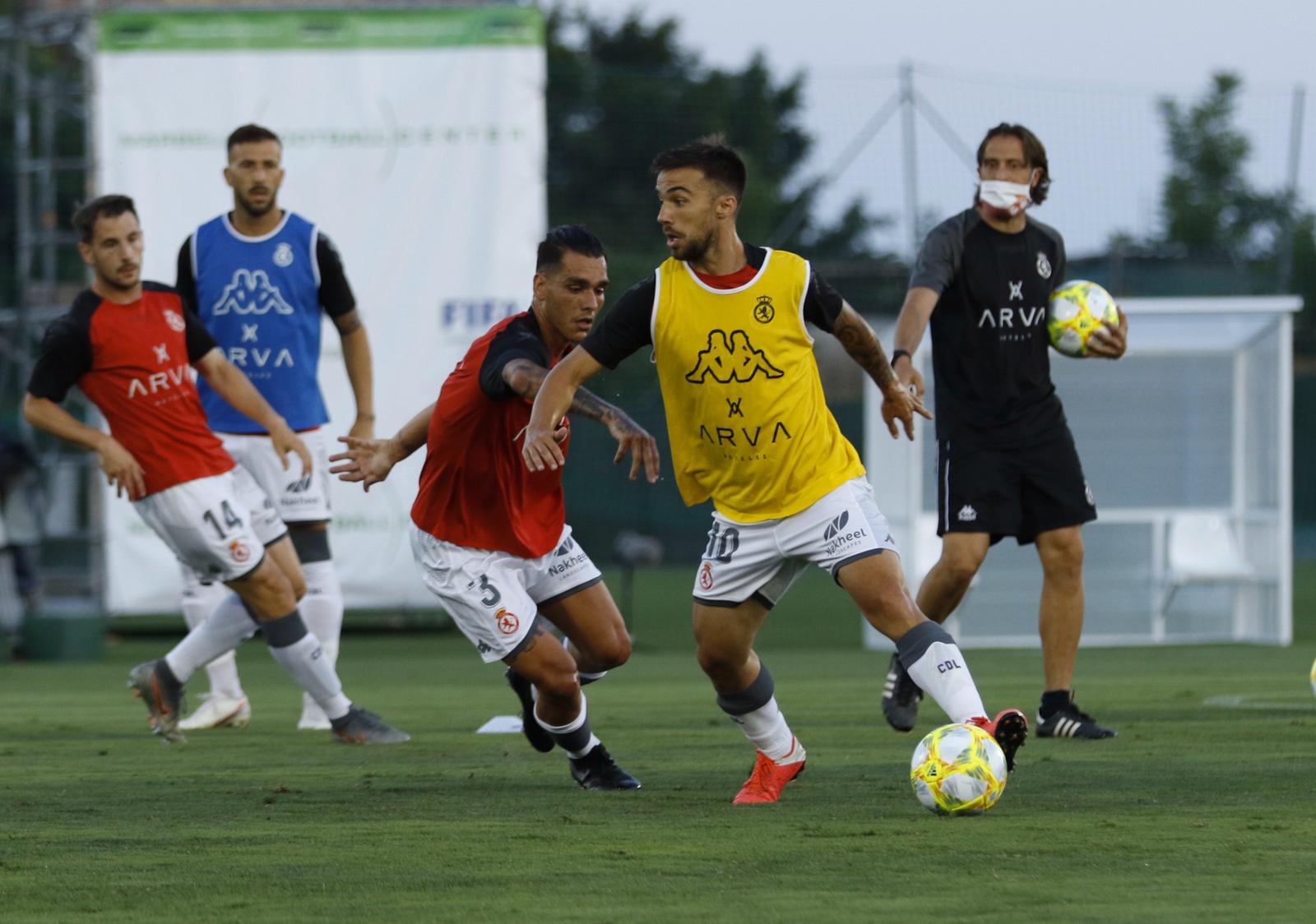 El Marbella Fútbol Center acogió el partido de la primera eliminatoria del playoff exprés