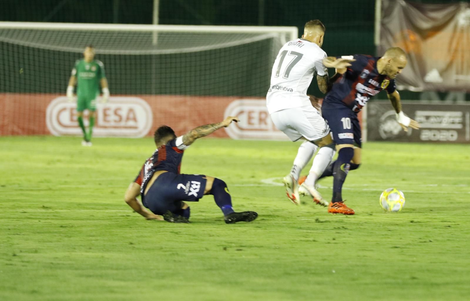 El Marbella Fútbol Center acogió el partido de la primera eliminatoria del playoff exprés