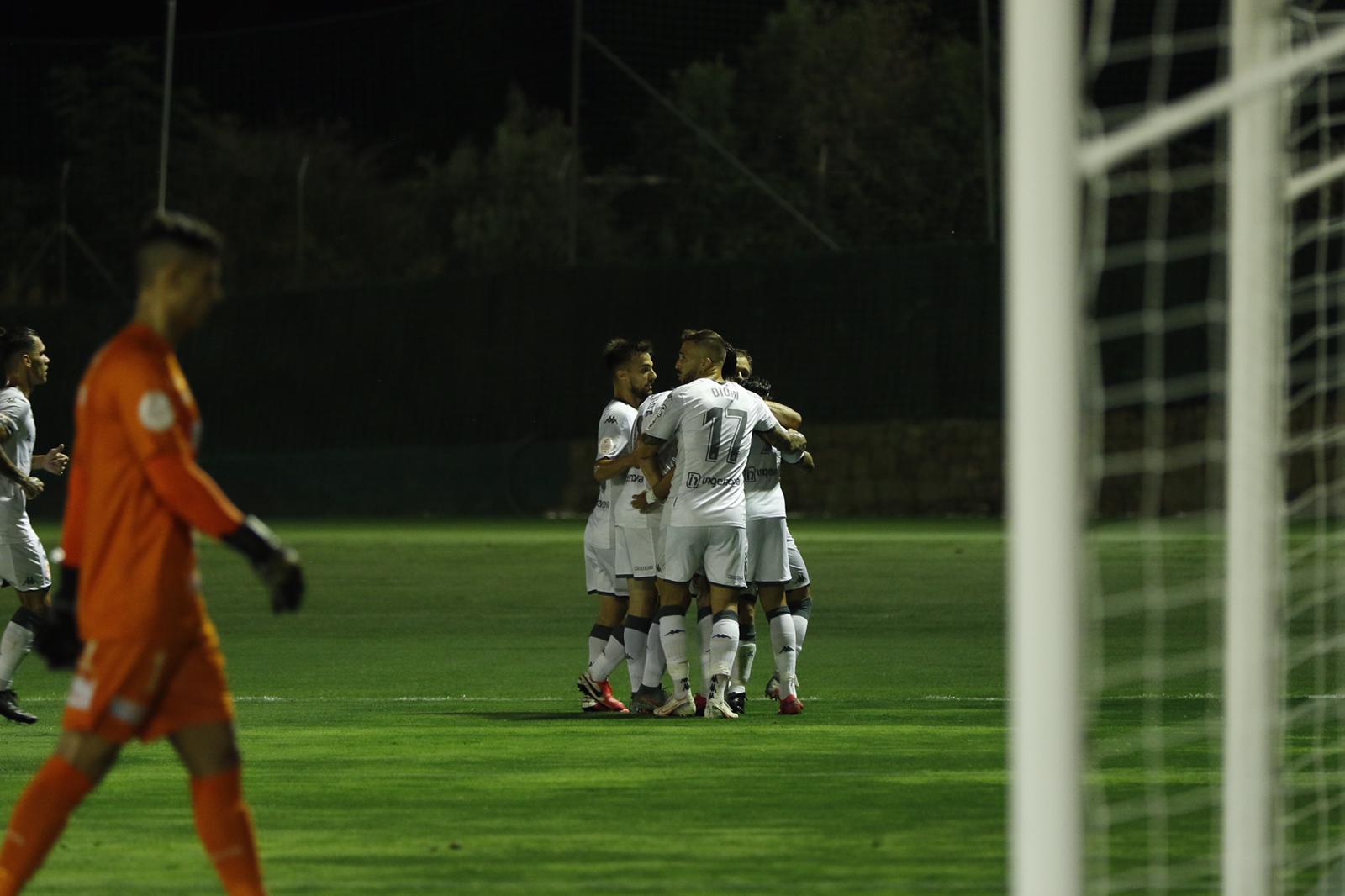 El Marbella Fútbol Center acogió el partido de la primera eliminatoria del playoff exprés