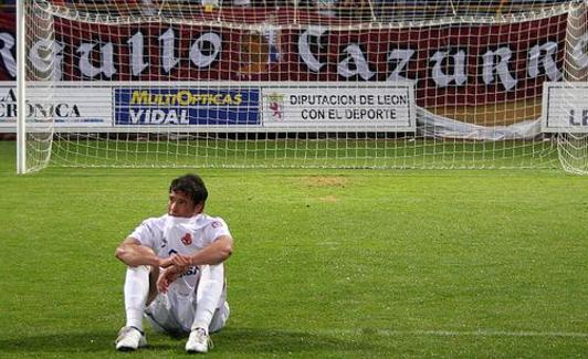 Mateo Roskam lamenta la eliminación ante el Sabadell en 2009.