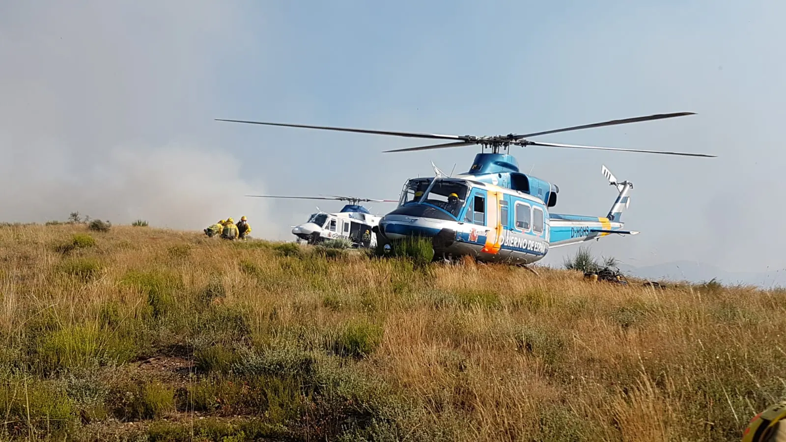 Un gran incendio en Balboa obliga a actuar a numerosos efectivos. El incendio se mantiene en 'nivel 0' y en el mismo actúan cuatro helicópteros y numerosos equipos de extinción. 