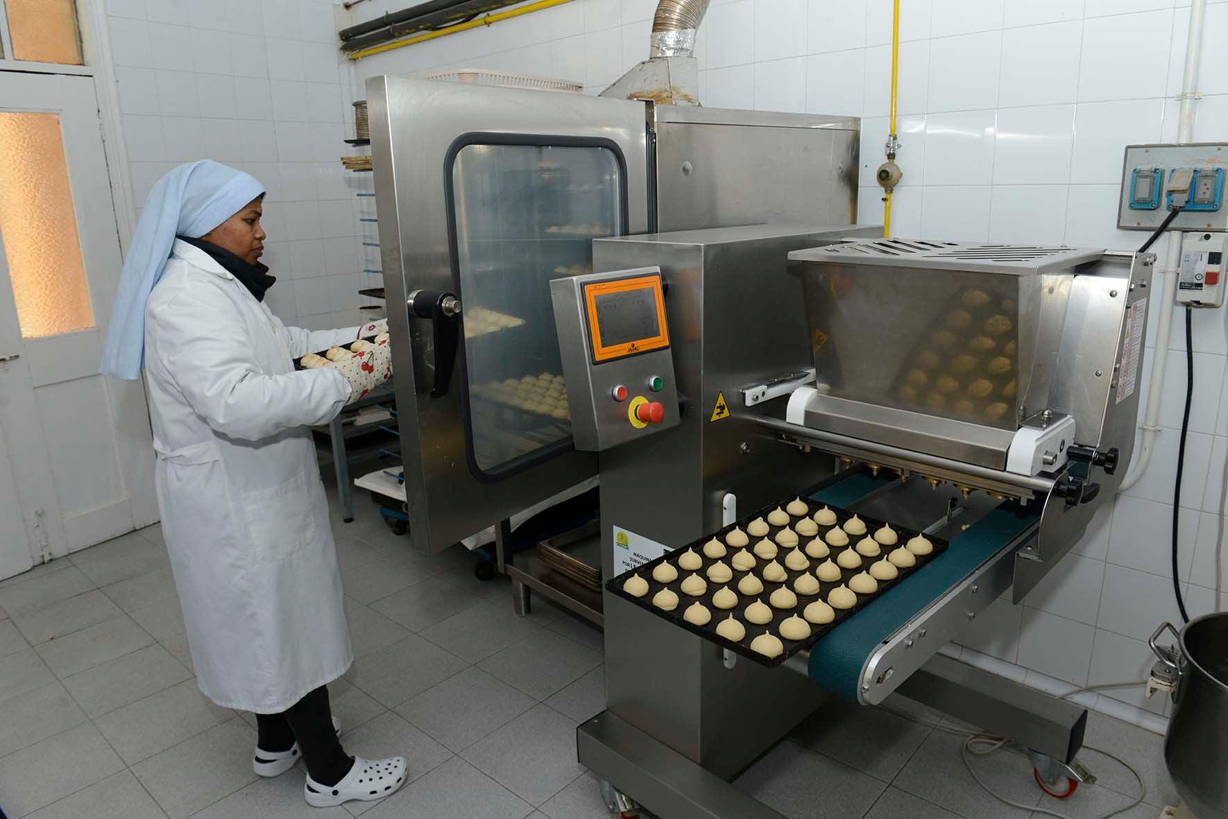 Las hermanas del Real Monasterio de San Benito del Real de Sahagún elaboran numerosos dulces de forma artesanal con recetas que atesoran desde la Edad Media.