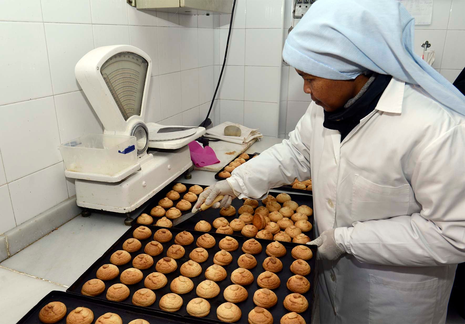 Las hermanas del Real Monasterio de San Benito del Real de Sahagún elaboran numerosos dulces de forma artesanal con recetas que atesoran desde la Edad Media.