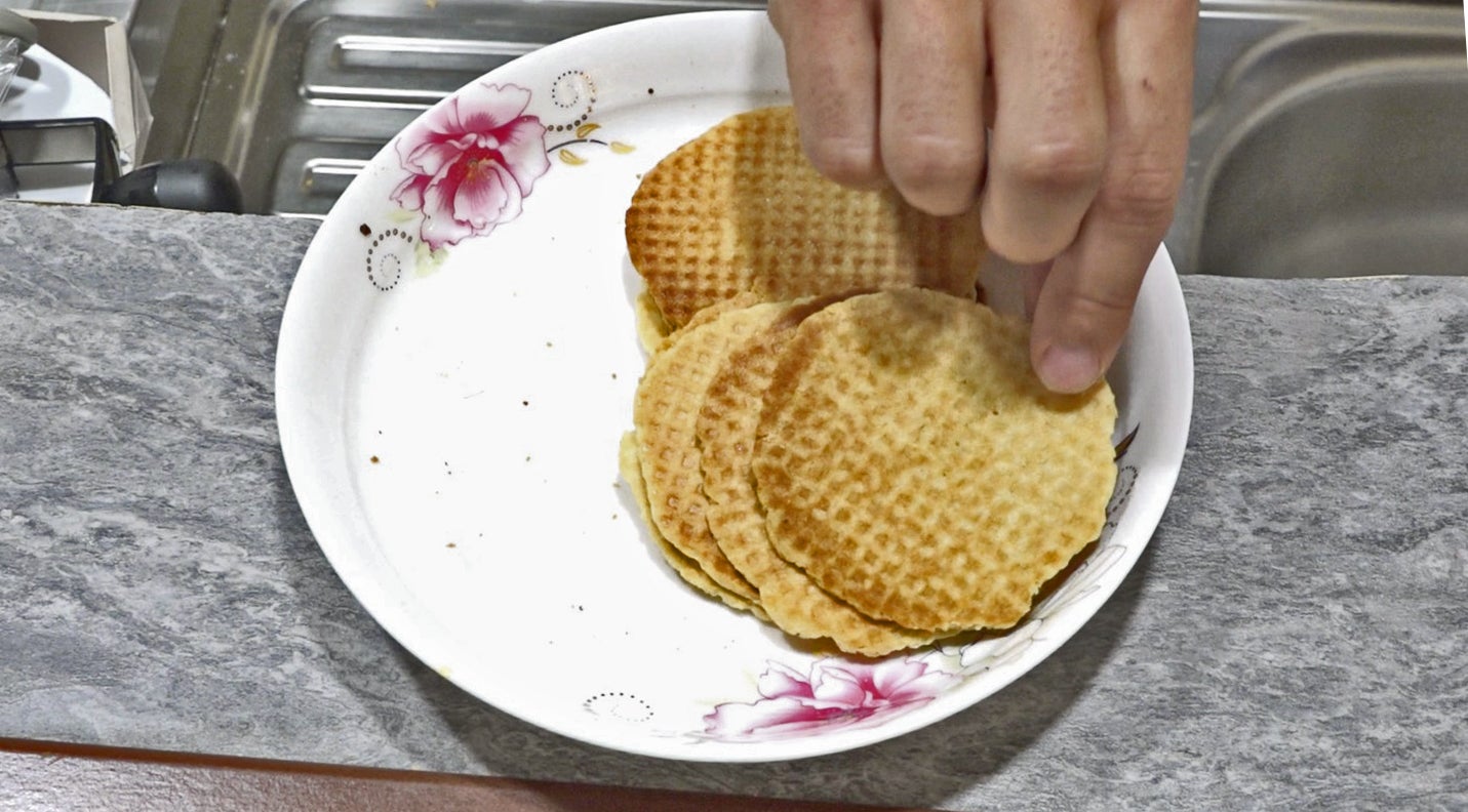 Las hermanas del Real Monasterio de San Benito del Real de Sahagún elaboran numerosos dulces de forma artesanal con recetas que atesoran desde la Edad Media.