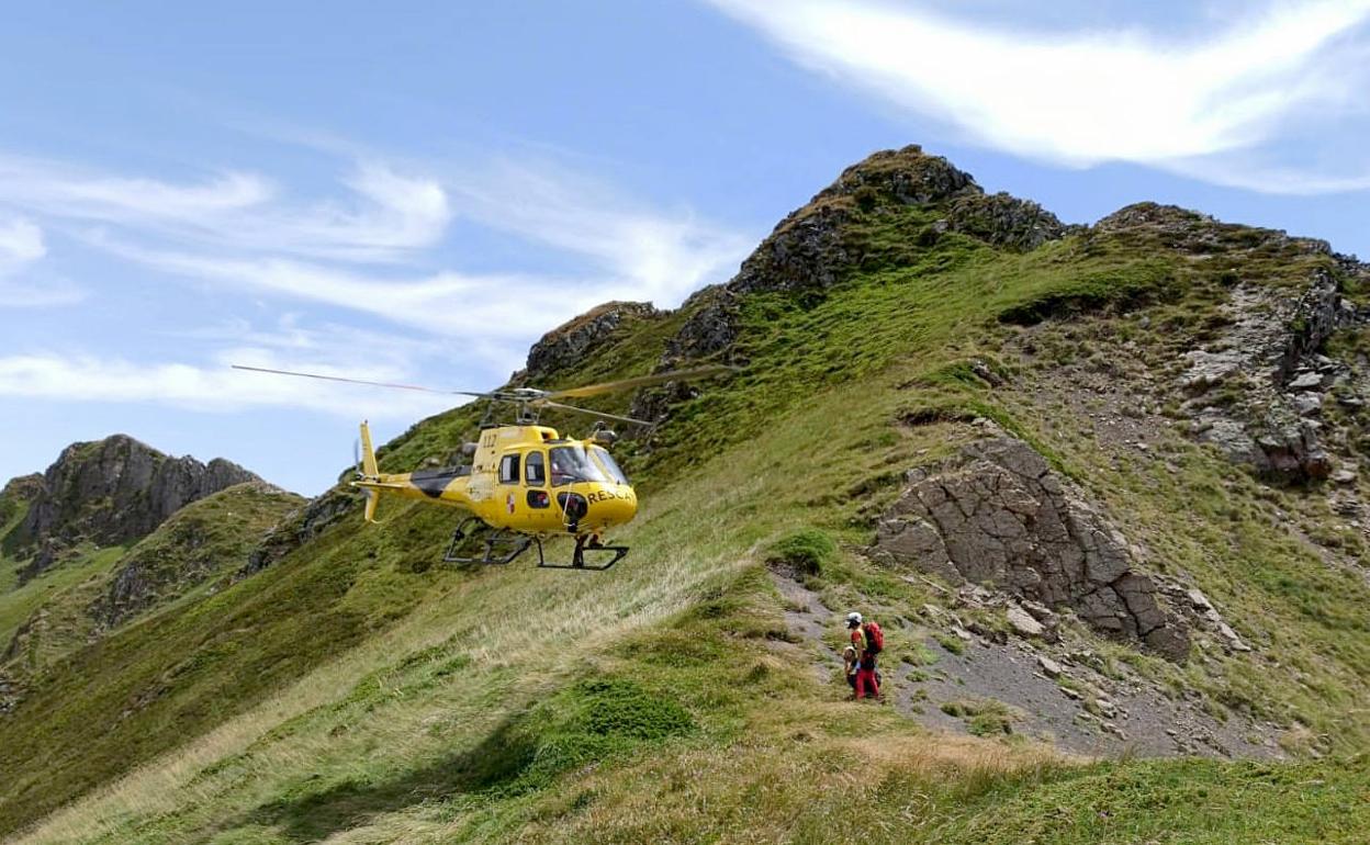 El helicoptero tuvo que operar en dos ocasiones. 