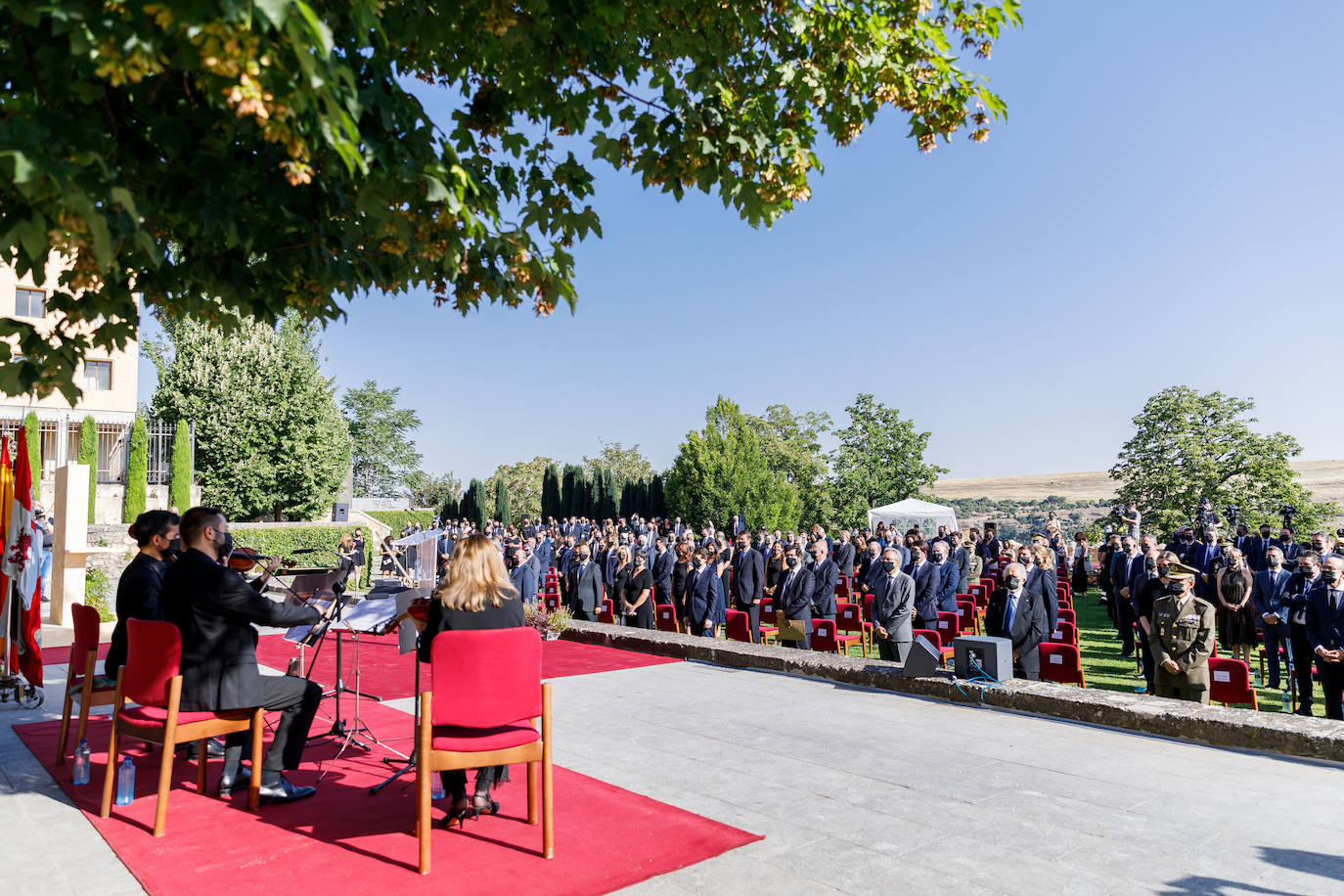 Fotos: Homenaje institucional de la Junta a las víctimas de la covid-19