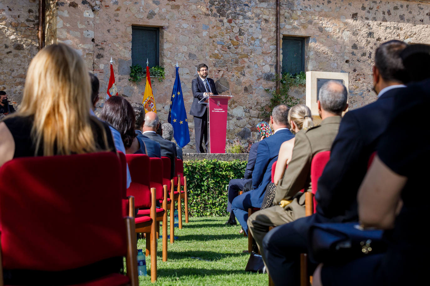 Fotos: Homenaje institucional de la Junta a las víctimas de la covid-19