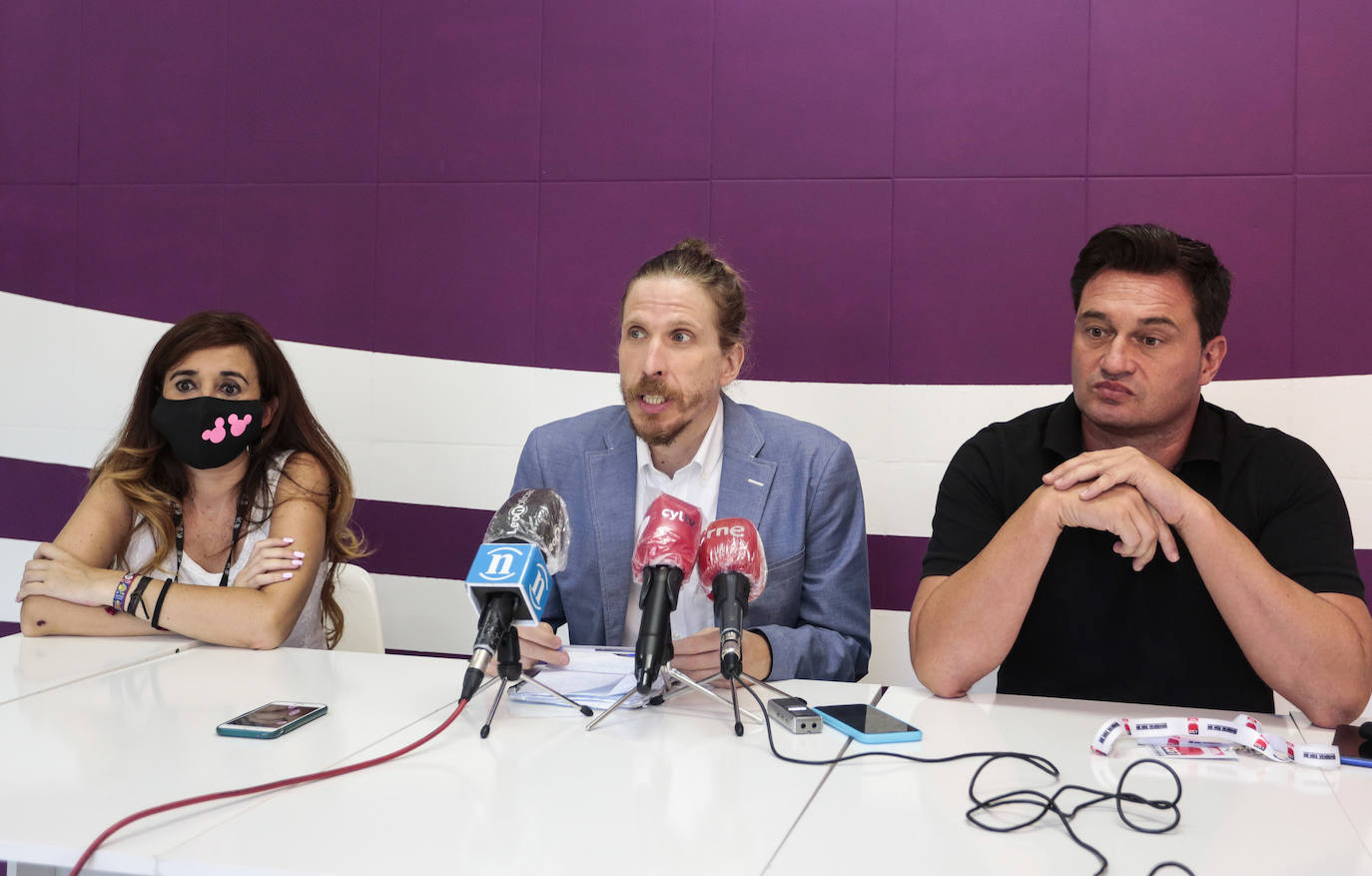 Fotos: Rueda de prensa del secretario autonómico de Podemos, Pablo Fernández