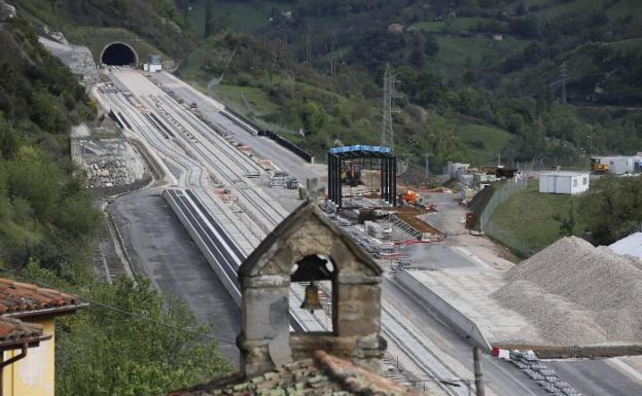 Obras de la variante de Pajares.