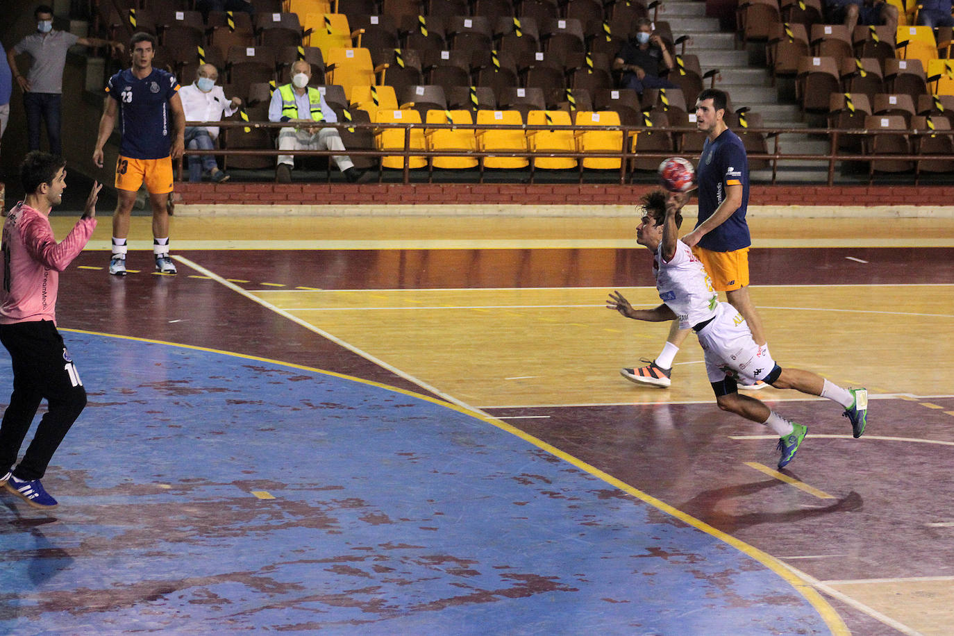 Fotos: Las imágenes del Abanca Ademar-Oporto