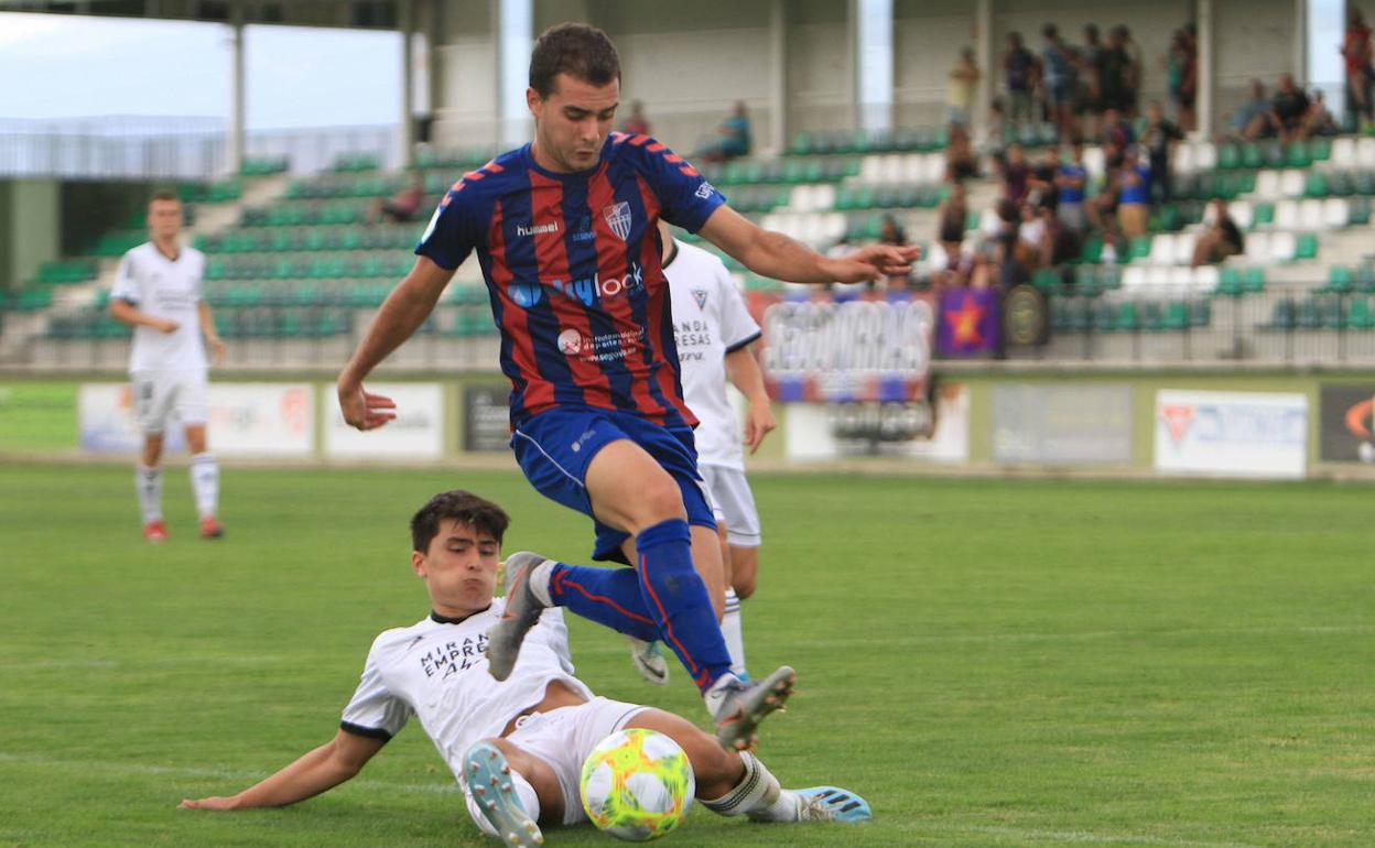 Dani Abad, en un partido con la Gimnástica Segoviana.