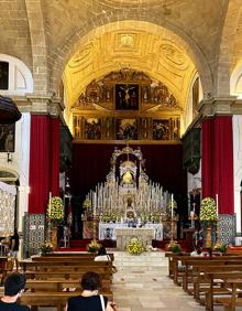 Imagen secundaria 2 - Ambiente en la plaza del Cabildo (arriba), playa de Sanlúcar de Barrameda (centro) y basílica de la Caridad.