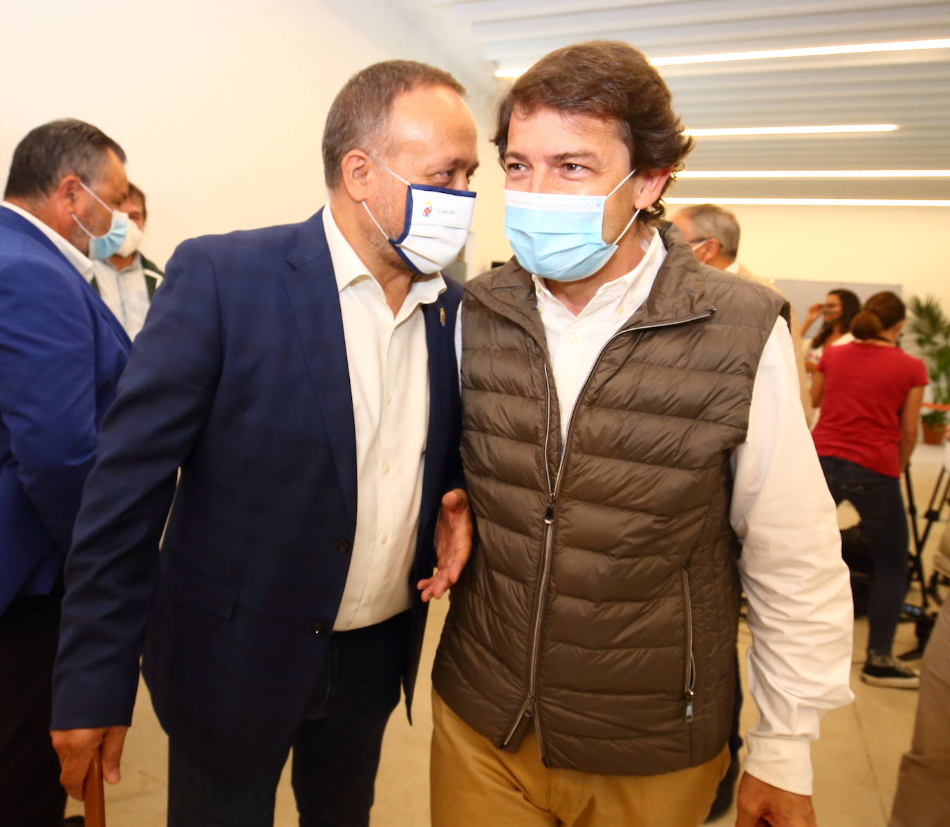 El presidente de la Junta de Castilla y León, Alfonso Fernández Mañueco, visita la Tebaida berciana y la localidad de Montes de Valduez