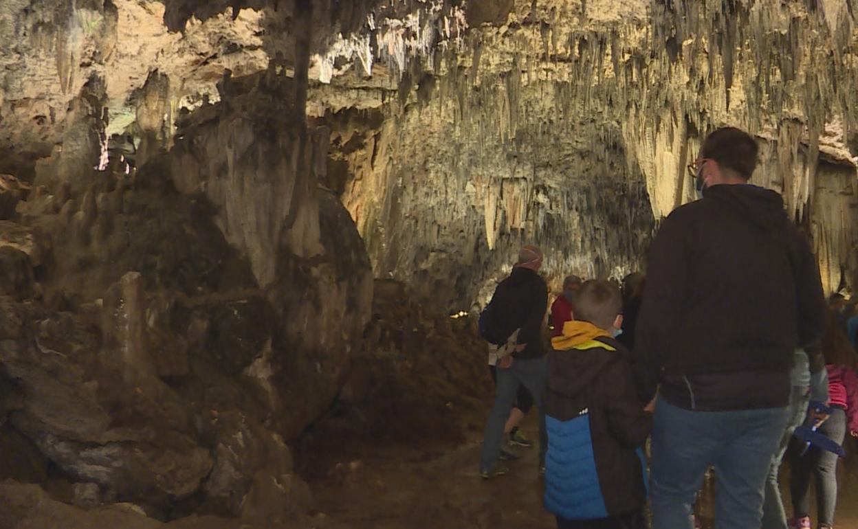 La Cueva de Valporquero, durante el rodaje del programa.