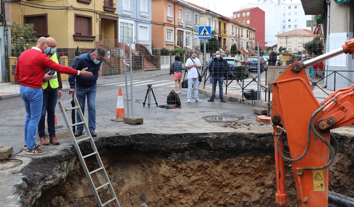 Fotos: El alcalde de León visita las obras en la red de saneamiento