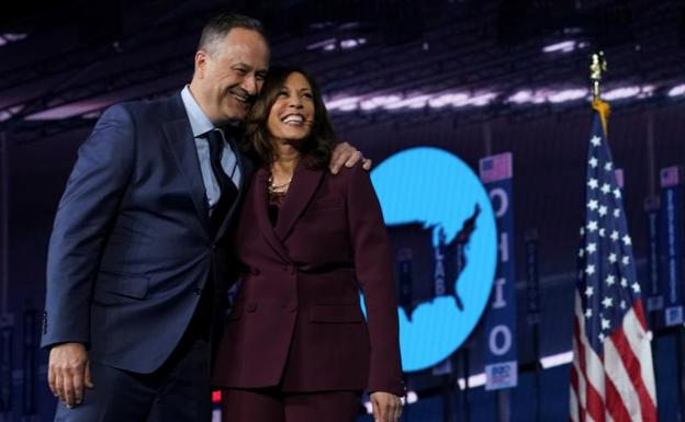 Kamala Harris junto a su marido 