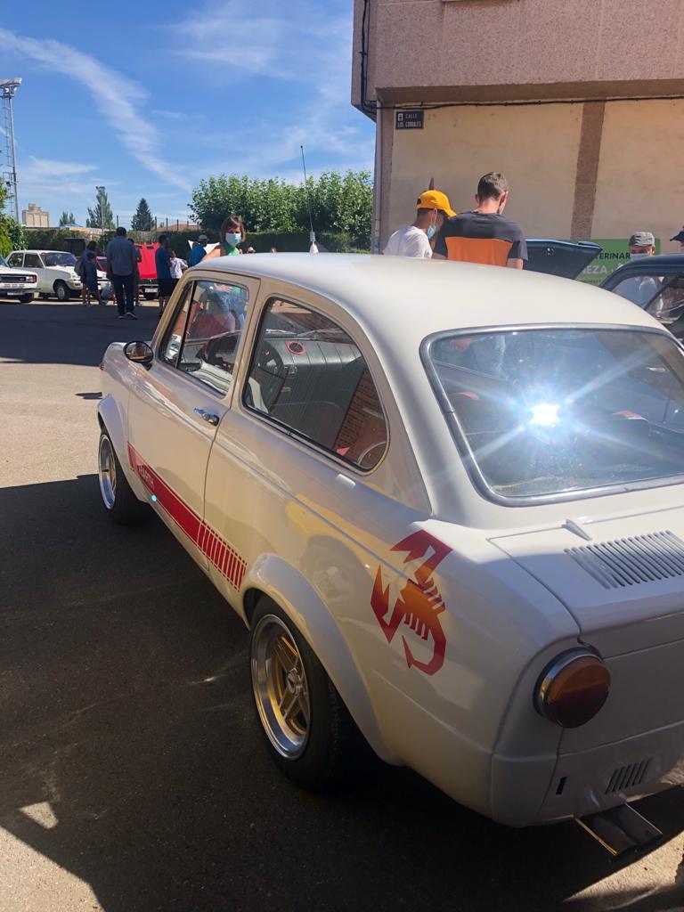 Los coches clásicos reinan en Santa María. 