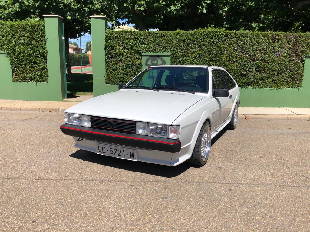 Los coches clásicos reinan en Santa María. 