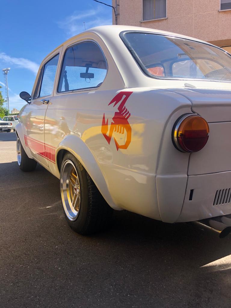 Los coches clásicos reinan en Santa María. 