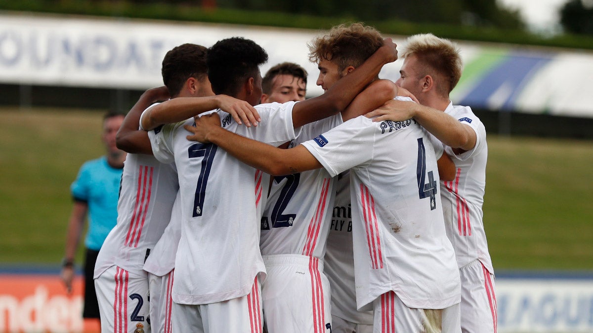 El conjunto blanco celebra uno de los goles. 