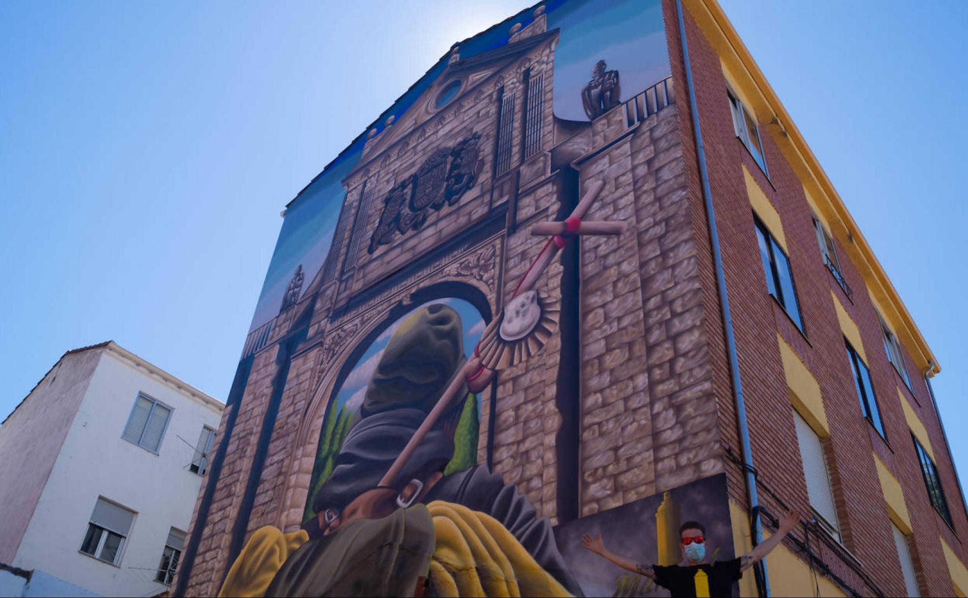 Vista del espectacular grafiti realizado por Manuel García en Sahagún. 