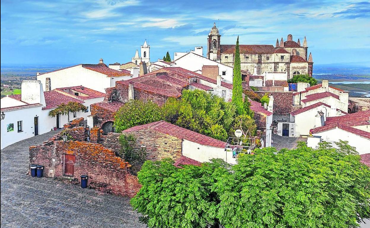 La élite y las clases medias acomodadas portuguesas han apostado por el Alentejo, recién descubierto para el turismo.