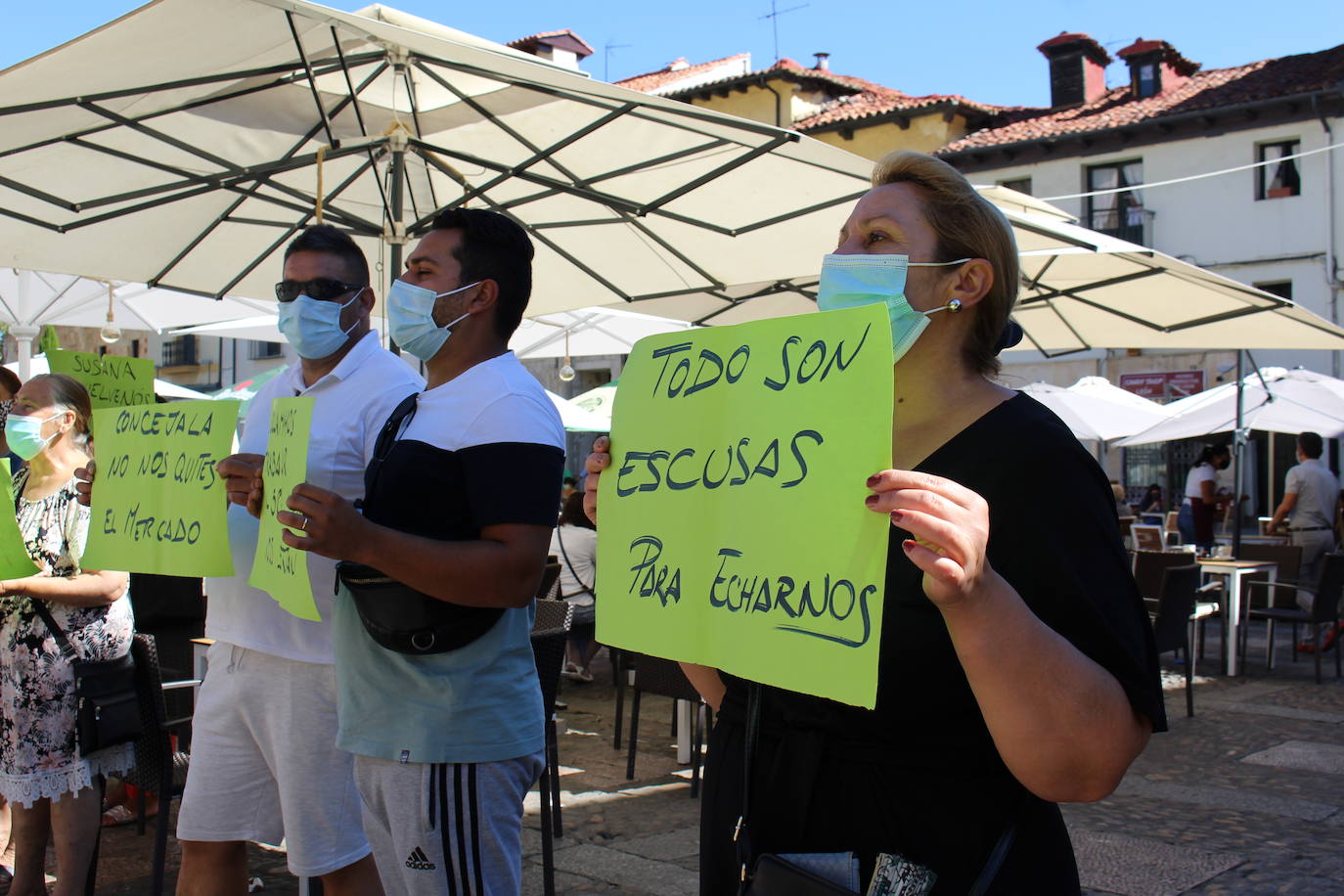 Fotos: Concentración de los vendedores ambulantes de Plegarias