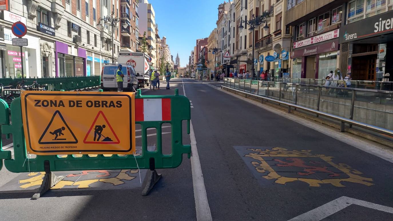 Inicio de las obras de peartonalización en la avenida de Ordoño II de León