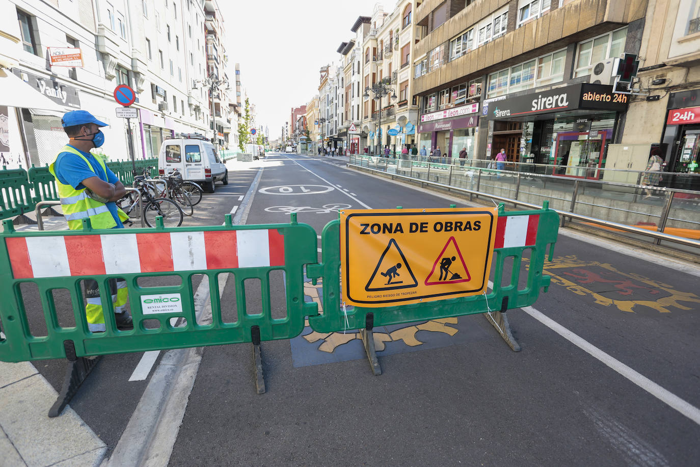 Inicio de las obras de peartonalización en la avenida de Ordoño II de León