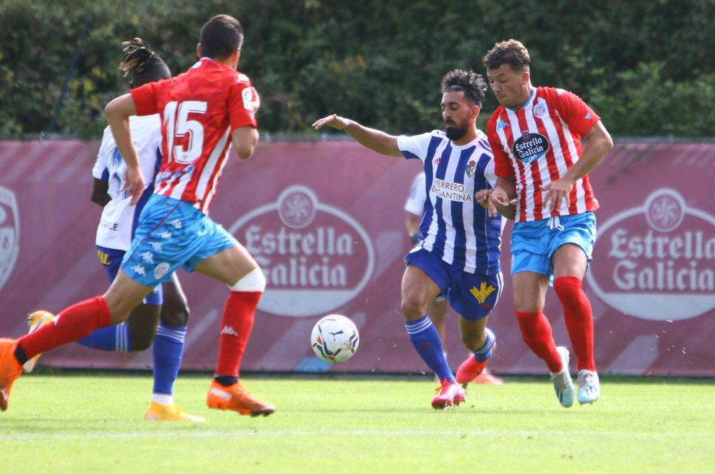 Fotos: Primer amistoso de pretemporada de la Deportiva