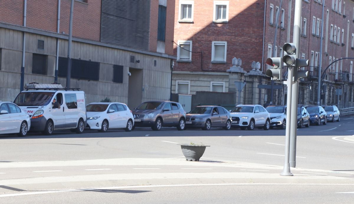 Fotos: Colas para realizarse la PCR en el CHF de León