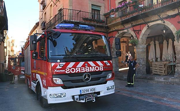 Imagen principal - Varios momentos de la intervención. 